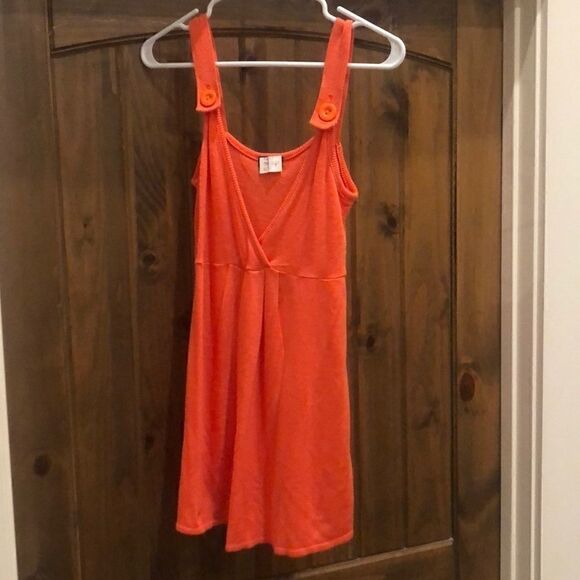 Orange wet seal tank with buttons - Picture 1 of 2